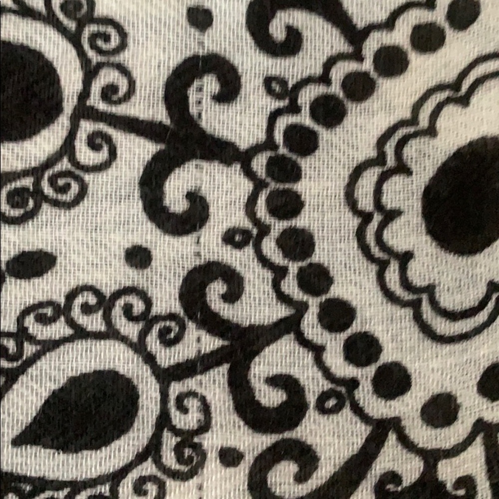 Loft Scarf - Picture 3 of 3